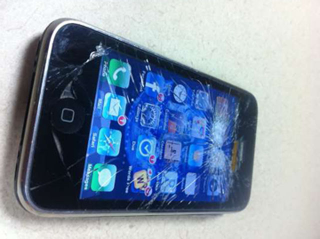 Illustration for article titled The Gizmodo vs. Deadspin iPhone Repair Contest: And The Winner Is...